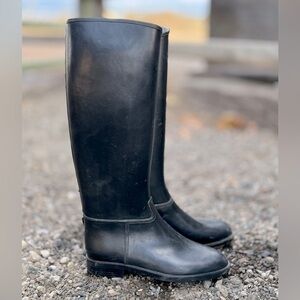 Winner neoprene equestrian boots.